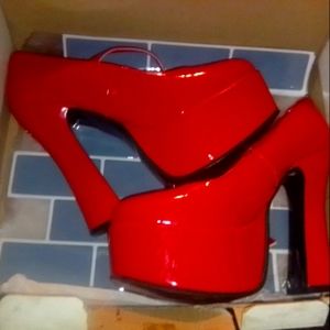 Mary Jane pumps red small